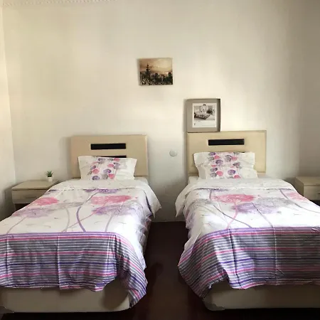 T-one's House לינה וארוחת בוקר